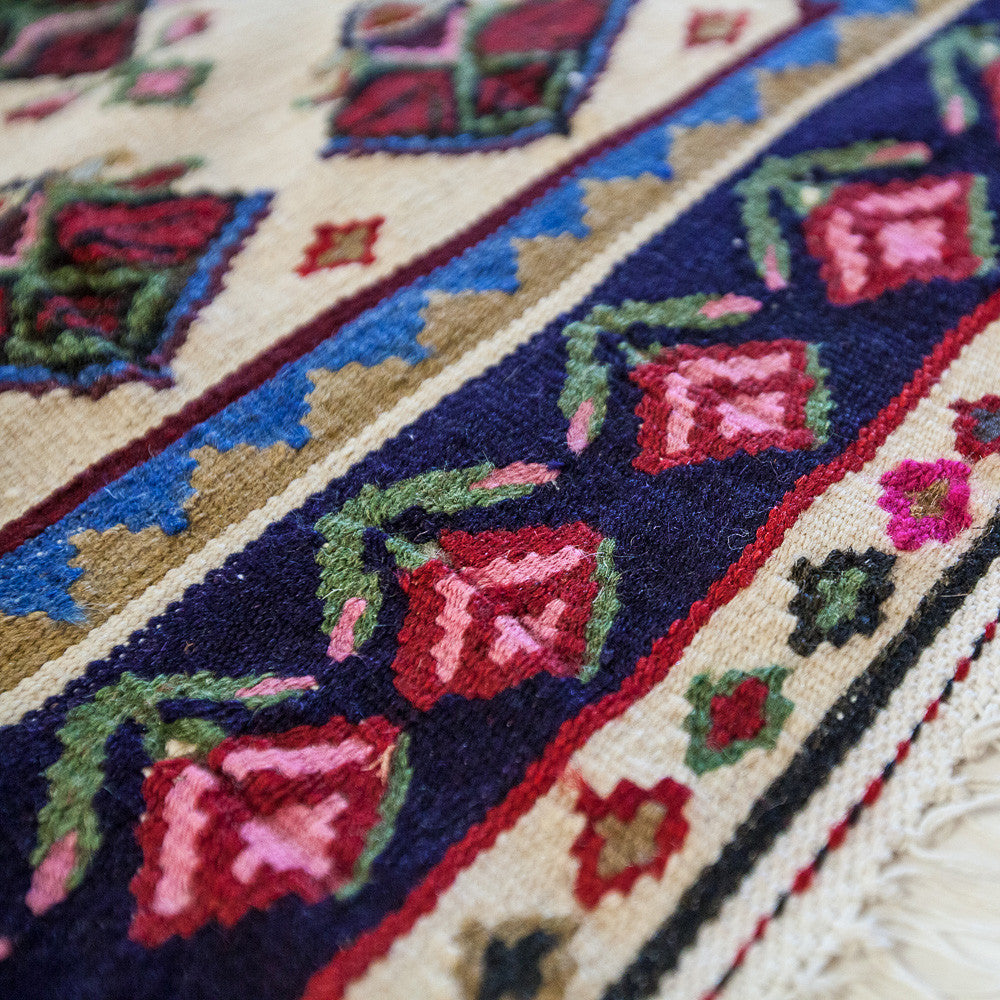 Persian Kilim Rug (5' 7" x 3' 3")