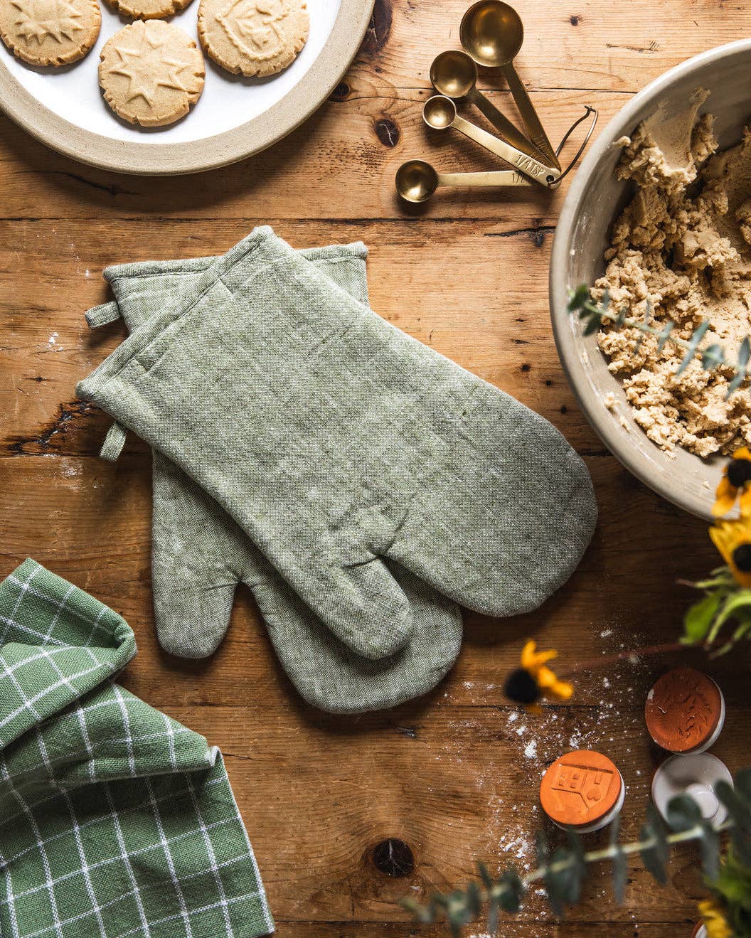Washed Linen Oven Mitt: Indigo / Single