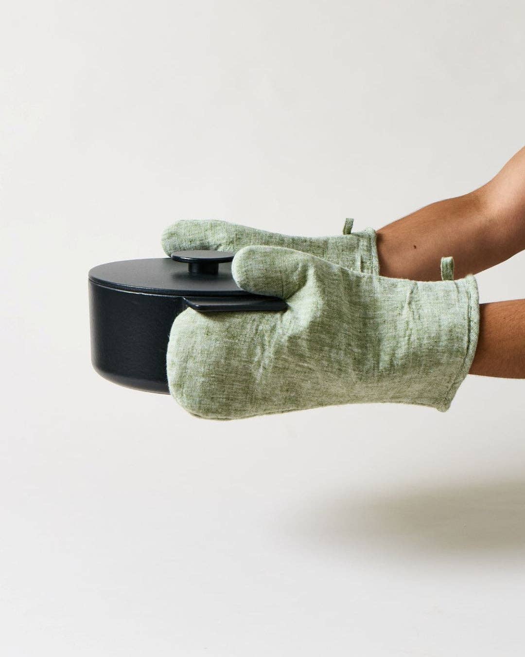 Washed Linen Oven Mitt: Indigo / Single