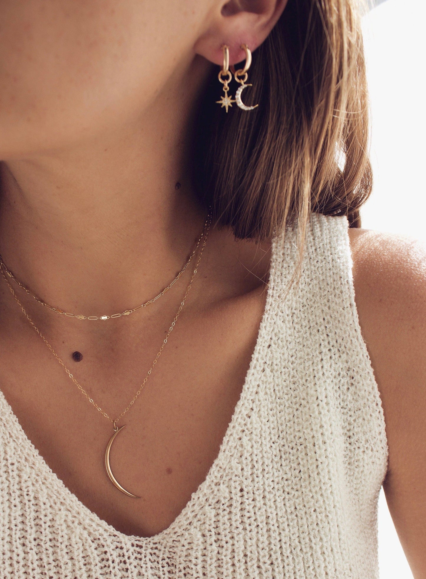 CRESCENT NECKLACE: Gold